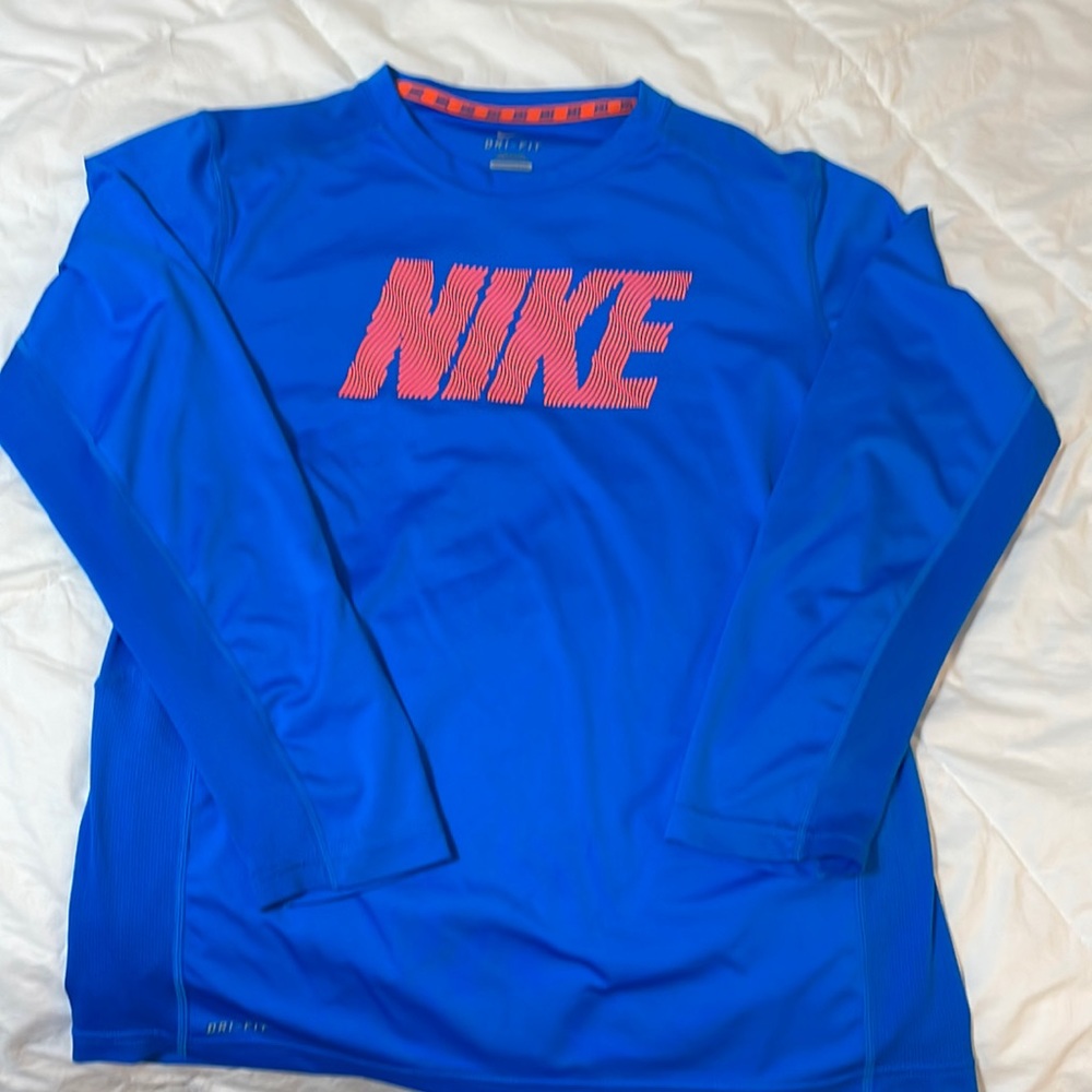 Blue Long Sleeve NIKE Tee-Shirt